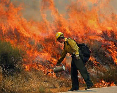 阻燃材料是否可燃？阻燃服怎么阻止被灼傷？