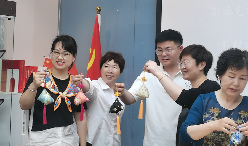 香韻端午，情滿誠格——上海誠格集團工會組織開展端午香囊制作活動